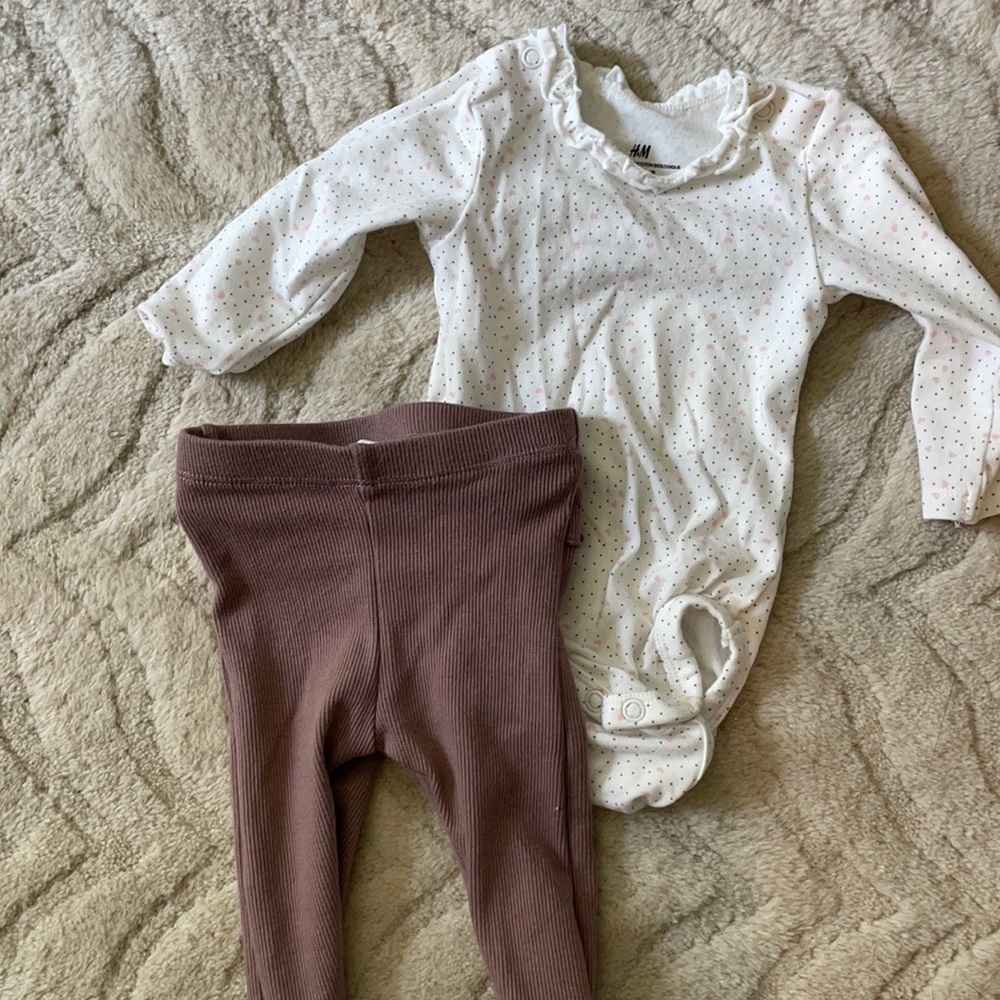 H&M baby outfit (1-2M)